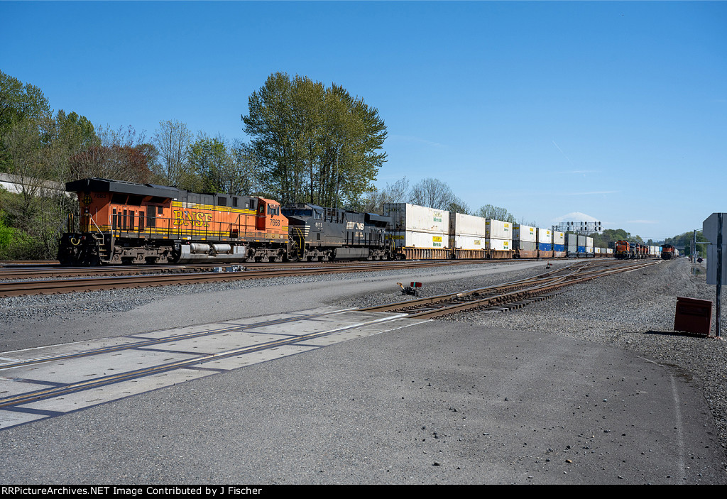 BNSF 7653